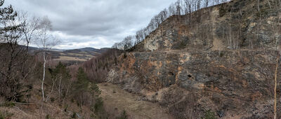 Odejście do ruin wapiennika ↔ Ruiny wapiennika [Kamieniołom Gruszka]