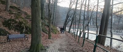 Głuchołazy-Zdrój, promenada ↔ Głuchołazy, źródło Żegnalce