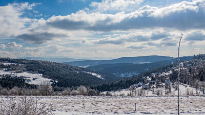 Widok w kierunku Turbacza z Łazów (Bogdanówka)