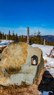 Głaz upamiętniający śmierć rowerzysty z 2017 roku