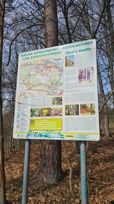 Tablica informacyjna przy Skale Kmity