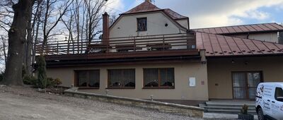 Dawne schronisko PTTK Pod Tułem ↔ Cisownica