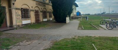 Kornatowo, dworzec kolejowy