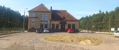 Wierzchucin, dworzec kolejowy