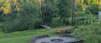 Ciekoty, Centrum Edukacyjne Szklany Dom