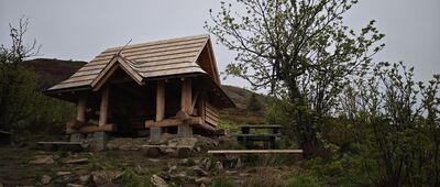 Wiata przy przełęczy Goprowskiej