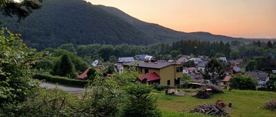 Porąbka, ul. Smrekowa ↔ Kiczera [Beskid Mały - Porąbka, po lewej Zasolnica]