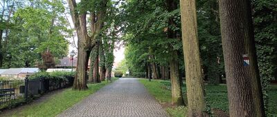 Żywiec, Muzeum Miejskie Stary Zamek ↔ Żywiec, Park Zamkowy