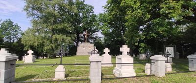 Tuchów, cmentarz wojenny