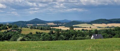 Czarcia Ambona, rozejście szlaków ↔ Pod Rogatką [Nad Strzechowem]