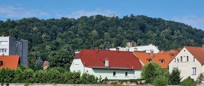 Wleń, Gościradz ↔ Wleń, rzeka [Wleń z za rzeko, na górze wierza zamkowa]