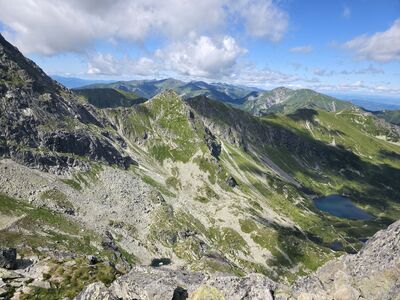 Widok w kierunku Pośredniej Turni z Kościelca