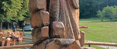 Chęciny, parking pod zamkiem