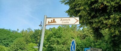 Chęciny, zamek ↔ Chęciny, parking pod zamkiem
