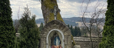 Piątkowa, kościół św. Krzyża