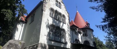 Jagniątków, Dom Gerharta Hauptmanna ↔ Tkacka Góra