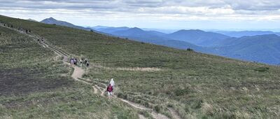 Szeroki Wierch ↔ Przełęcz pod Tarnicą [W drodze do Ustrzyków Górnych - szlak czerwony]