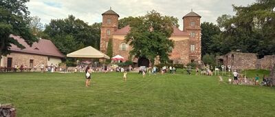 Płużniczka ↔ Toszek, Stary Młyn [Zamek w Toszku]