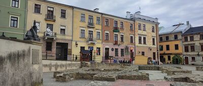 Lublin, Plac po Farze [fundamenty Kościoła Farnego]