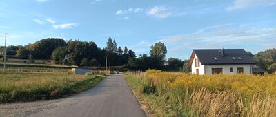 Nielepice, odejście do skały z krzyżem ↔ Nielepice, ul. Spacerowa