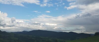 Łomnica Zdrój ↔ Skrzyżowanie szlaków [Widoki na okoliczne góry wokół Piwnicznej]