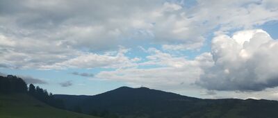 Łomnica Zdrój ↔ Skrzyżowanie szlaków [Widoki na okoliczne góry wokół Piwnicznej]