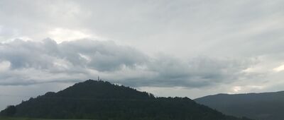 Łomnica Zdrój ↔ Skrzyżowanie szlaków [Widok na Kicarz]