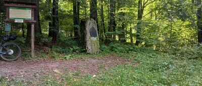 Rozejście szlaków ↔ Pod Ruskową Skałą