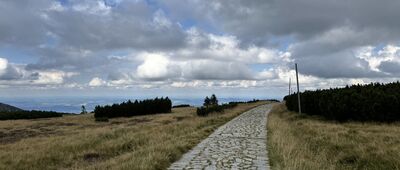 Równia pod Śnieżką ↔ Jantárová cesta, granica