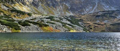 Schronisko PTTK w Dolinie Pięciu Stawów Polskich ↔ Odejście na Kępę [Zbocza Opalnego widziane z brzegu Przedniego Stawu Polskiego]