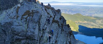 Kozia Przełęcz, odejście szlaku czerwonego