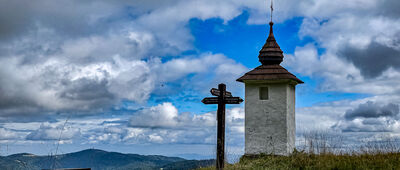 Polana Jaworzyna Kamienicka [Bulandowa Kapliczka na Polanie Jaworzyna Kamienicka]