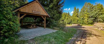 Nowa Polana [Wiata turystyczna na Nowej Polanie]