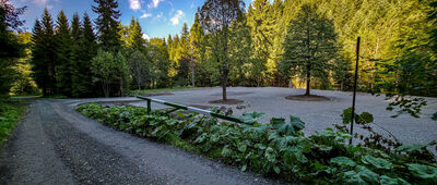 Rzeki, szlak niebieski ↔ Nowa Polana [Parking przy niebieskim szlaku]