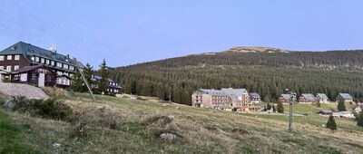 Chaty pod Przełęczą Karkonoską ↔ Rozejście szlaków