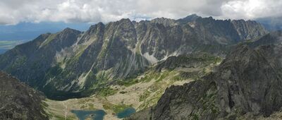 Rysy [Widok z Rysów na słowacką stronę. Tatry.]