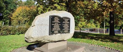 Dębiny ↔ Poniatowa [Pamięci Żydów - więźniów obozu pracy w Poniatowej]