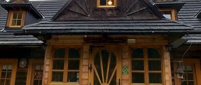 Schronisko PTTK w Dolinie Roztoki