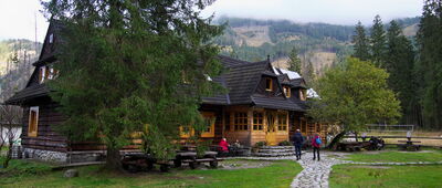 Schronisko PTTK w Dolinie Roztoki [Schronisko w Roztoce]