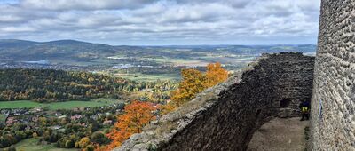 Skalny Grzyb ↔ Zamek Chojnik [Na zamku Chojnik]