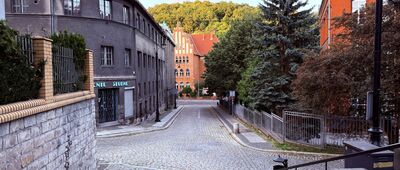 Wałbrzych ↔ Dom Wycieczkowy PTTK Harcówka