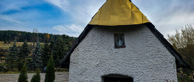 Jaworki ↔ Rezerwat Biała Woda [Kapliczka pw. Matki Bożej w Białej Wodzie]