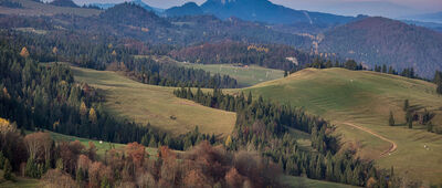Przełęcz Rozdziela [Trzy Korony widziane z Przełęczy Rozdziela]
