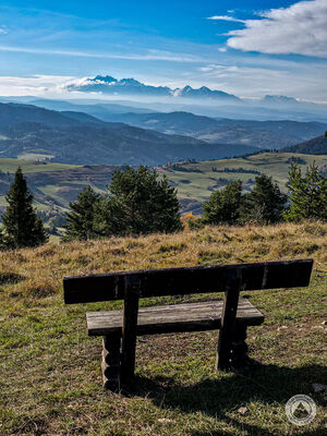 Wysoki Wierch 898 m n.p.m. z widokiem na Tatry