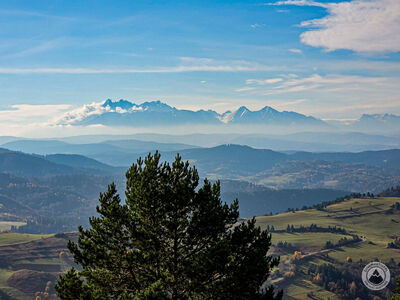 Wysoki Wierch 898 m n.p.m. z widokiem na Tatry