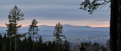 Závrchy, vyhlídkové místo ↔ Pod Machovskými končinami