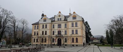 Ustroń, rondo Miast Partnerskich [Urząd Miasta w Ustroniu]