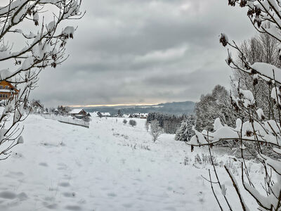 Widok w kierunku Pienin Spiskich z zielonego szlaku wzdłuż ul. Pienińskiej