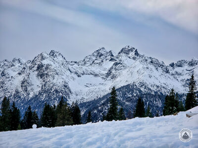 Od lewej: Młynarz, Ganek, Wysoka, Ciężki Szczyt i Rysy z Rusinowej Polany