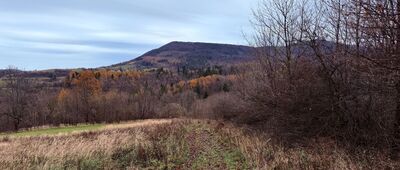 Pod Vružnou ↔ Pod Malým Ostrým, hřeben